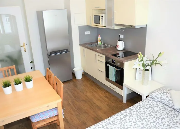 Queen Apartment
